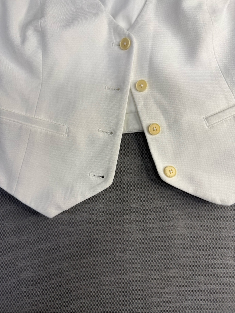Wilfred White Tailored women’s Vest with Cream Buttons